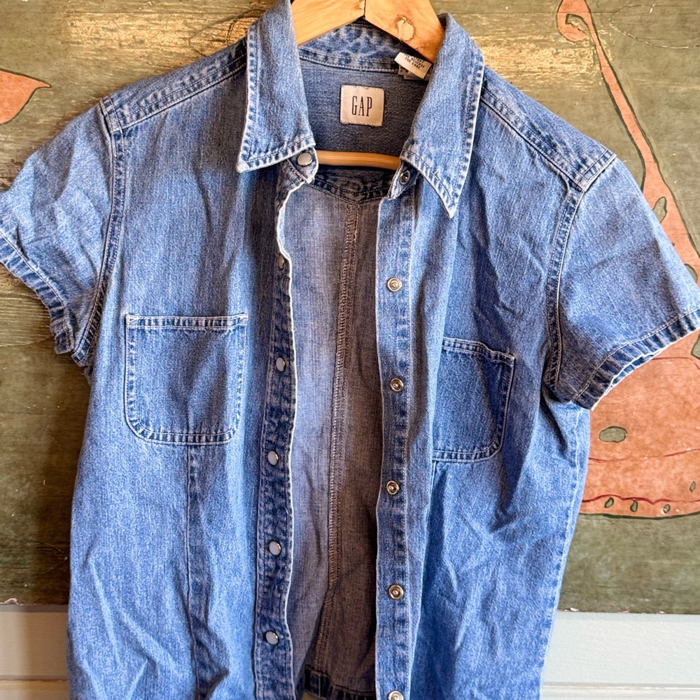 GAP women's VINTAGE Casual Light Blue Denim Shirt